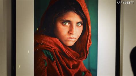 iconic afghan girl from national geographic arrested in pakistan