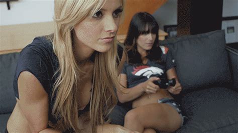 sexy girls playing madden 2013 thechive