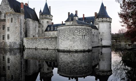 castle moat   great defense hows   faithful wanderer