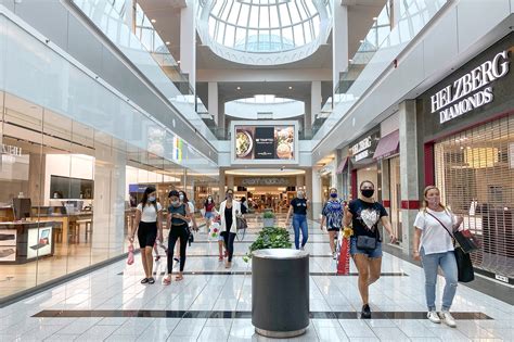 lis roosevelt field mall reopens   time  pandemic