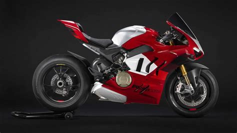 ducati panigale  bs price  mileage specs images  panigale