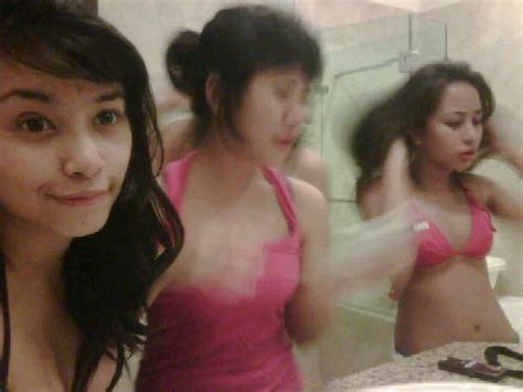 Foto Hot Kumpulan Gadis Narsis Di Kamar Mandi Foto Bugil