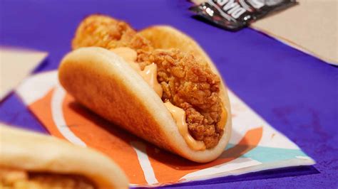 whats  taco bells crispy chicken sandwich taco   unexpected spicy mash