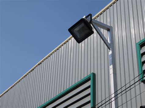 benefits   led flood lights  commercial property owners top