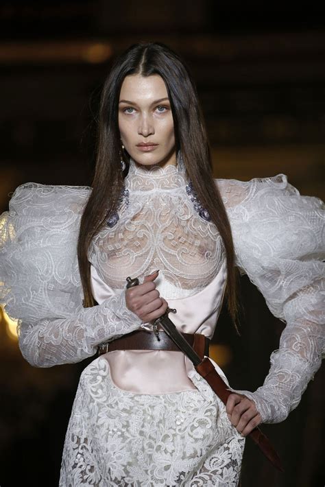 Bella Hadid Naked Tits At Vivienne Westwood Ready To Wear