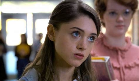 stranger things natalia dyer ha avuto paura della terza stagione