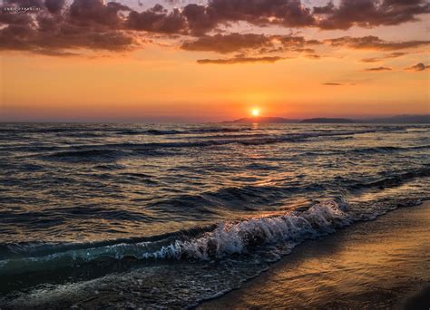 tramonto al mare foto immagini tramonto riflessi mare foto su