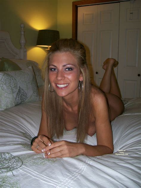 Nude Girlfriend Lying On Bed Ass Up July 2011 Voyeur