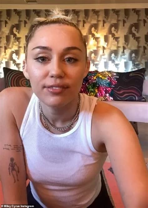 Miley Cyrus Reveals She S Been Sober For Two Weeks After She Fell Off