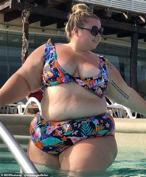 Plus Sized Woman 28 Proudly Shows Off Her 300lbs Body In Bikinis