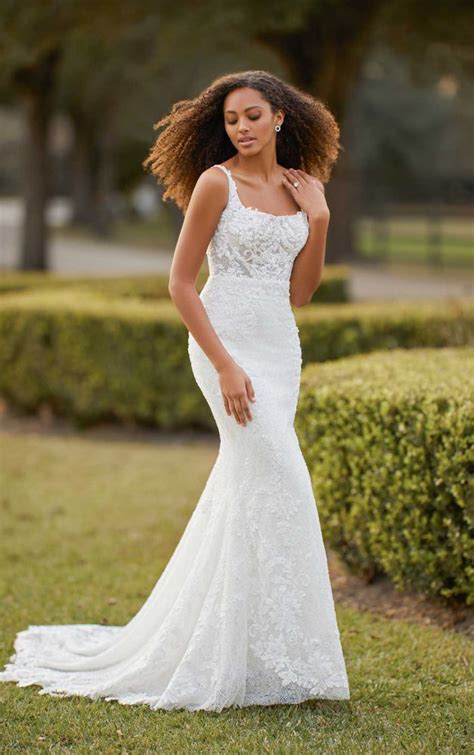 Sleeveless Scoop Neck Fit And Flare Beaded Lace Wedding