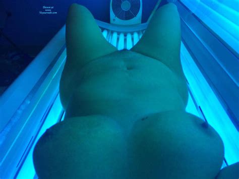 tanning bed selfies naked new girl wallpaper
