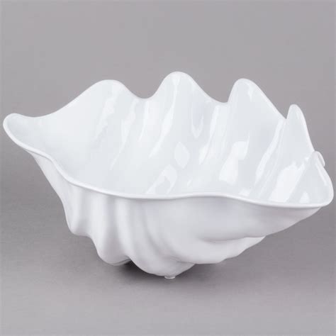 qt white shell shaped plastic bowl