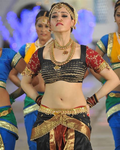dream girls photos milky navel pictures of tamanna curvy body
