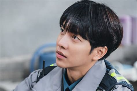 Tvn Den Mouse Lee Seung Gi’nin Polis Memuru Karakterinin Ilk