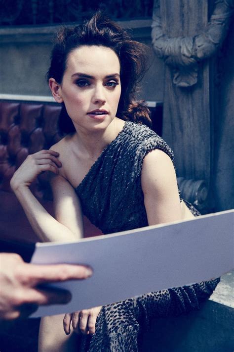 32 hot pictures of daisy ridley who plays rey in star wars
