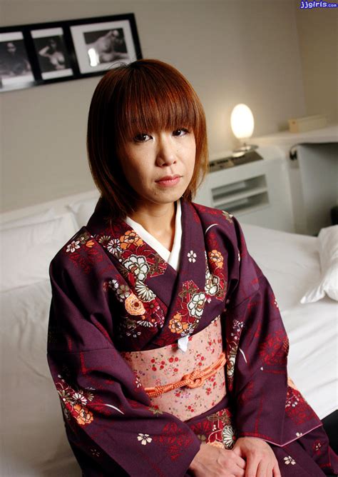 69dv japanese jav idol kimono rie 着物メイク・りえ pics 1