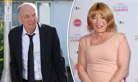 Eastenders Les Coker Actor Was Inspired By Kellie Maloney For Cross