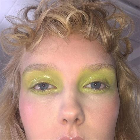 lime green glossy eye make up makeup for green eyes