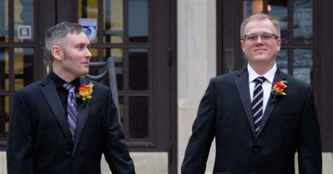 Jury Awards 100 000 To Kentucky Gay Couple Denied Marriage License