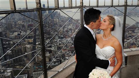 empire state building hosts its first same sex weddings