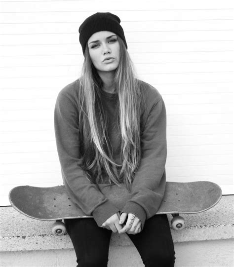 Xoxo ♥ Look Skater Skater Girl Style Girl Skater Skateboard Girl