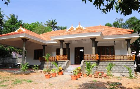 kerala traditional home design  poomukhamnaalukettu home pictures