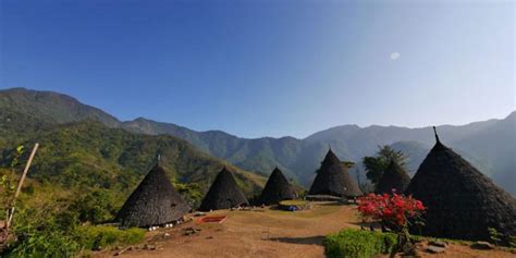 wae rebo desa tradisional terindah  indonesia kompascom