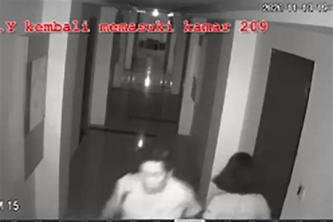 Viral Link Video Cctv Diduga J E Yang Masuk Ke Kamar Hotel Bersama