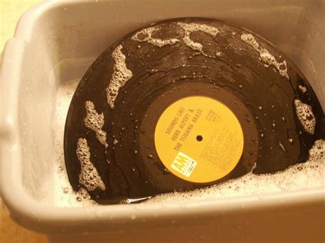 cleaning vinyl records clean vinyl records vinyl storage vinyl records