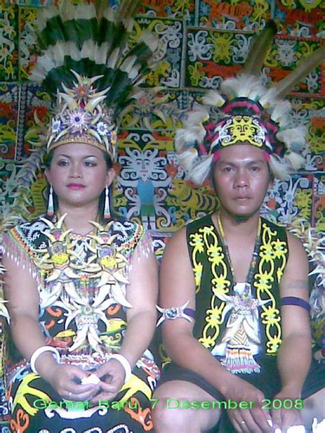suku dayak in 2021 traditional outfits indonesian wedding