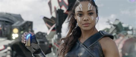 thor ragnarok a cut scene confirmed valkyrie as bisexual collider