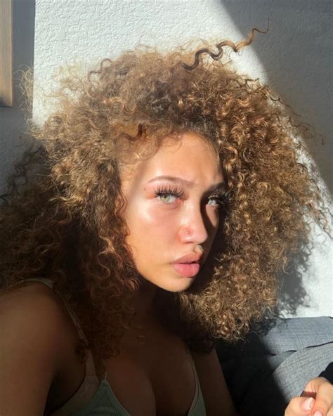 Yasmeen Nicole On Instagram “enjoy Your Self” Dyed Curly Hair Brown