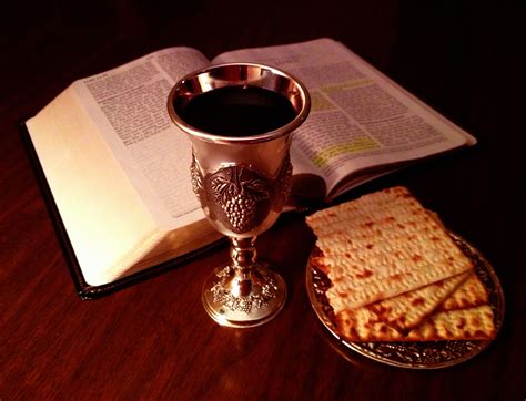broken symbols communion lords supper jesus bible