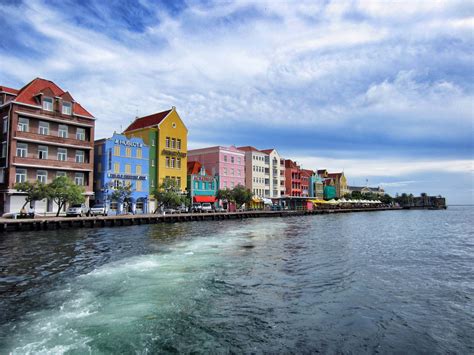 beginners guide  curacao  tips   time visitors