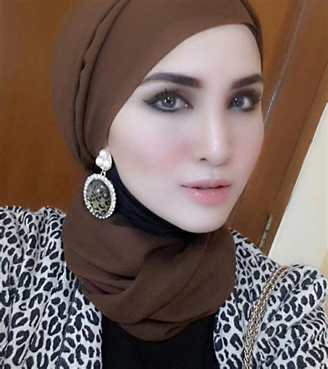 pin by diana agustina on hijab hijab fashion beautiful hijab muslim women fashion