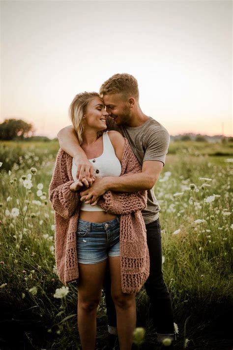 Outdoor Couples Photo Session Couple Photoshoot Poses Couple Picture
