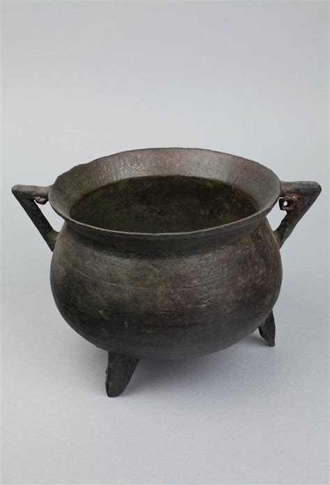 shakespeare   objects bronze cauldron