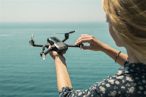 yuneec mantis  el drone plegable  video   responde  tu voz