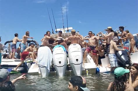 Huge Boat Party Sees Boozy Lads Fight And Bikini Girls Party Daily Star