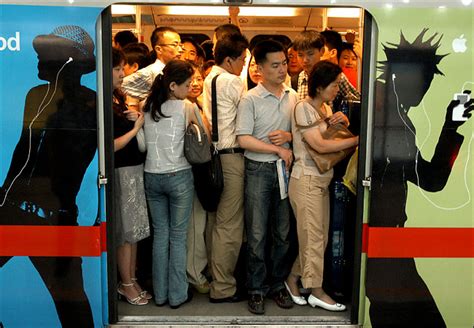 The New York Times International Image Shanghai Copes With Rush Hour