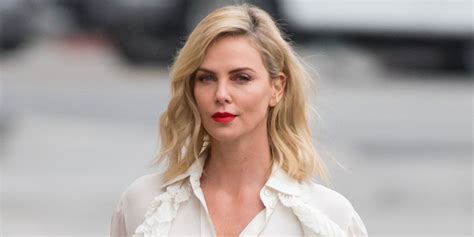 Charlize Theron Weight Gain Movie Tully Charlize Theron Gained 50lbs