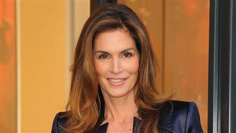 cindy crawford announces she ll retire from modeling at 50 cindy