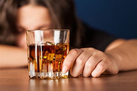 alkoholsucht ursachen verschiedene risikofaktoren