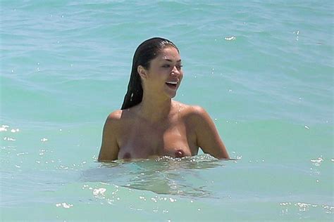 arianny celeste caught topless on the beach taxi driver movie