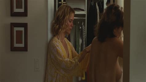 naked elizabeth olsen in martha marcy may marlene