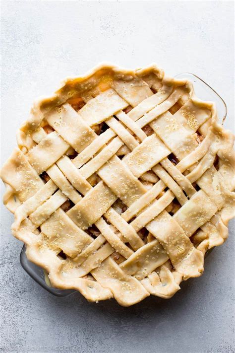 inspiring pie crust designs  sallysbakingaddictioncom pie crust