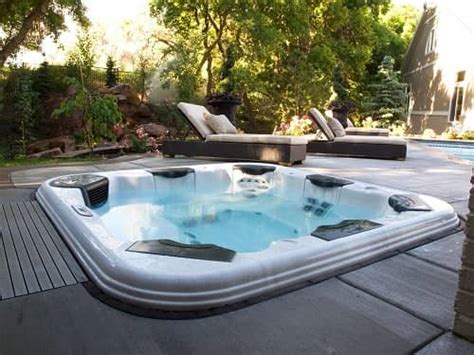 top  oasis hot tubs  ultimate home improvement buyers guide