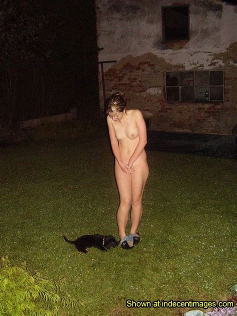 girlfriend gets talked into being naked outdoors indecent images