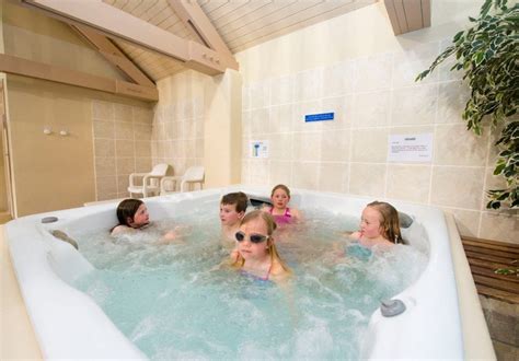 guest facilities indoor pool jacuzzi sauna gym spa